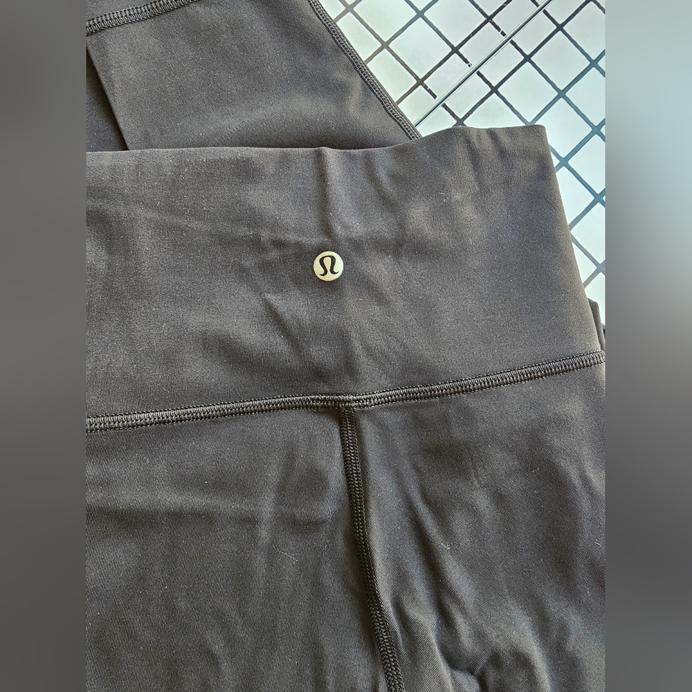 Lululemon black high rise leggings